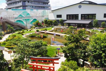 　大阪市内ながら屋上に約１０００坪の日本庭園が広がる弁天町駅近くの「空庭温泉 ＯＳＡＫＡ ＢＡＹ ＴＯＷＥＲ」