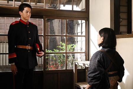 　『風、薫る』第１０８回より。戦地に向かう吾郎（甲斐翔真）©ＮＨＫ