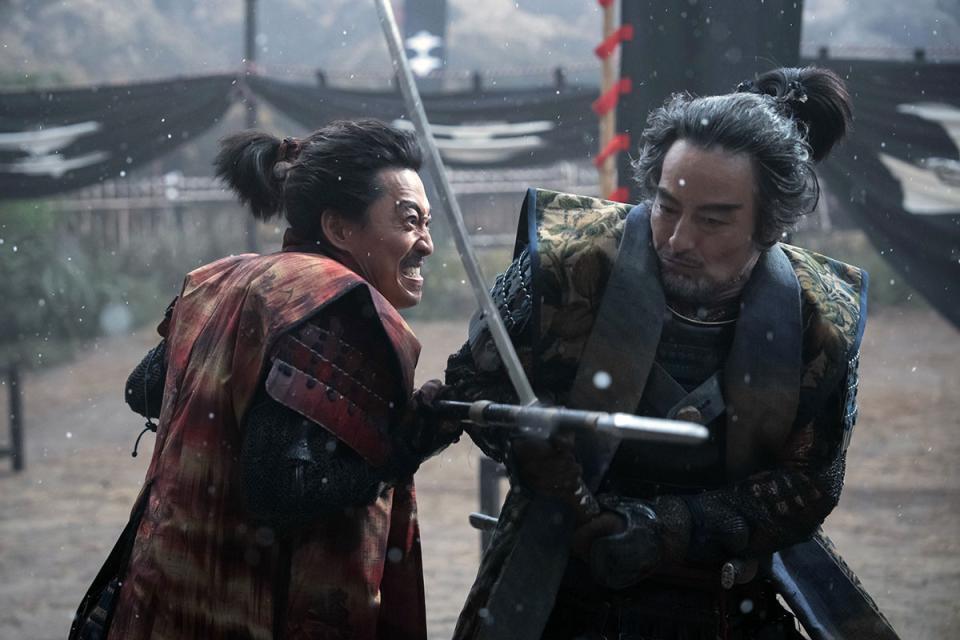 『豊臣兄弟！』第32回より。決闘をする前田利家（写真左、大東駿介）と柴田勝家（写真右、山口馬木也）(C)NHK
