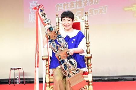 　第５回目の吉本新喜劇総選挙の１位となり、連覇を果たした山田花子（９月１１日・ＹＥＳ ＴＨＥＡＴＥＲ）