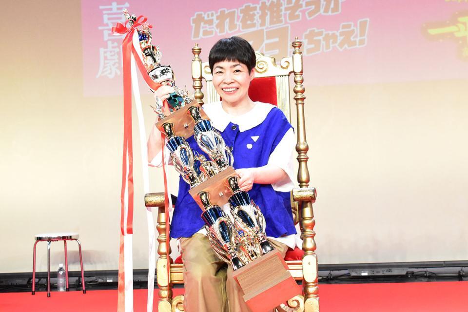 　第５回目の吉本新喜劇総選挙の１位となり、連覇を果たした山田花子（９月１１日・ＹＥＳ ＴＨＥＡＴＥＲ）