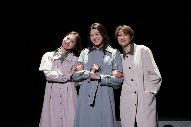 　ドラマ版でソン・イェジン（ドラマ『愛の不時着』）が演じた皮膚科医チャ・ミジョ役は、朝夏まなと。チョン・ミド（ドラマ『賢い医師生活』）が演じた俳優の演技指導者チョン・チャニョン役は、七海ひろき。キム・ジヒョン（ドラマ『ＵＤＴ：私たちの町の特殊部隊』）が演じた百貨店の美容部員チャン・ジュヒ役は夢咲ねね（音楽劇『３９ 歳』東京公演より）?梅田芸術劇場