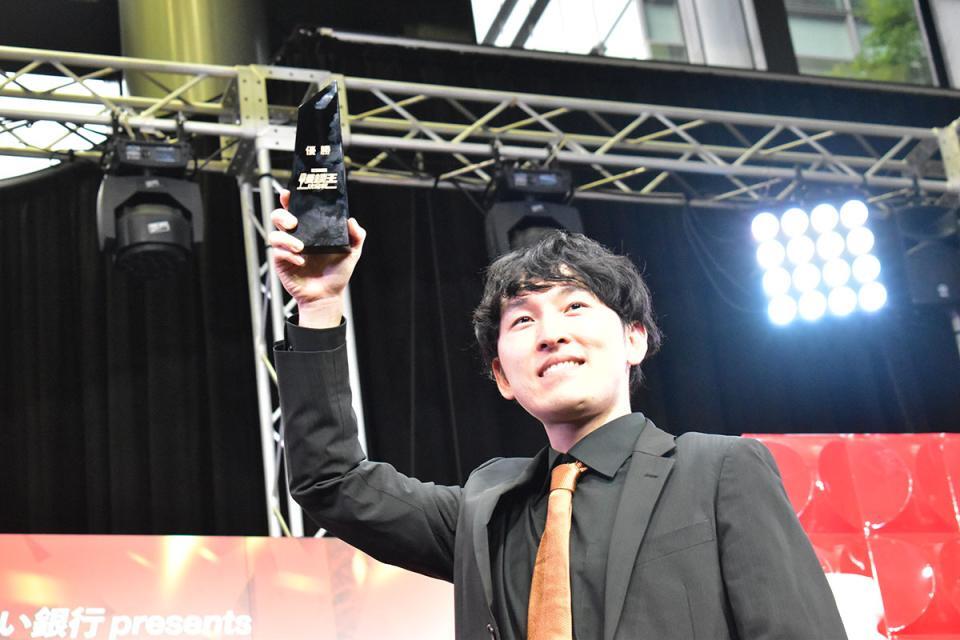　『関西みらい銀行 ｐｒｅｓｅｎｔｓ ＭＢＳラジオ漫談王決定戦２０２６』で初代王者となった宮下兼史鷹（９月１９日・大阪市内）
