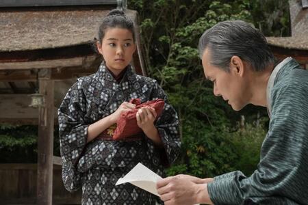 　『ブラッサム』第４回より。珠（村上蘭）の作文を読んだ清治（渡部篤郎）は…©ＮＨＫ