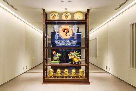 「スーパーファミリーレストラン」のエントランス　©Ｎｉｎｔｅｎｄｏ
