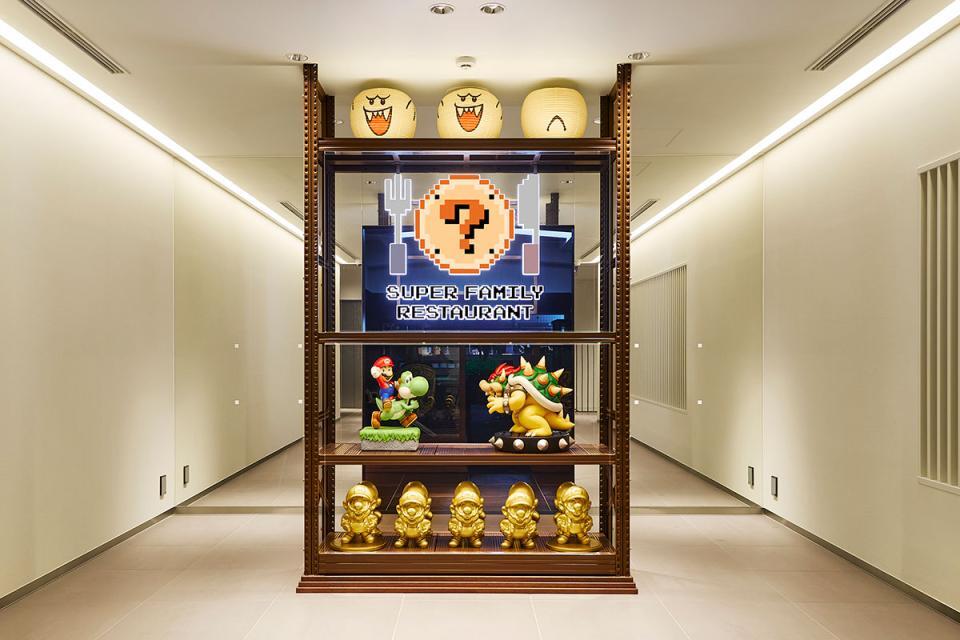 「スーパーファミリーレストラン」のエントランス　©Ｎｉｎｔｅｎｄｏ
