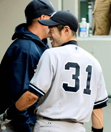 　背番号「31」のユニホームを身に着けたヤンキースのイチロー＝セーフコ・フィールド（共同）
