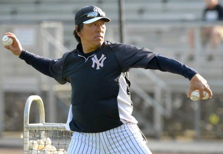 　打撃投手を務めるヤンキース臨時コーチの松井秀喜氏