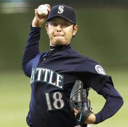 　アストロズ戦の先発で今季初登板し、６回２／３を６安打４失点で勝利投手になったマリナーズ・岩隈＝ヒューストン（ＡＰ＝共同）