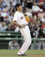 　ホワイトソックス戦の９回、ギラスピーに同点２ランを浴びたレッドソックス・上原＝ボストン（ＡＰ＝共同）