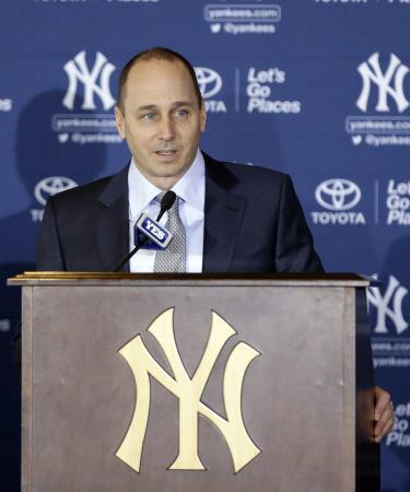 　ヤンキースとの契約を３年延長したブライアン・キャッシュマンＧＭ（ＡＰ＝共同）