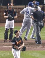 オ軍地元で黒星発進…投打が空回り