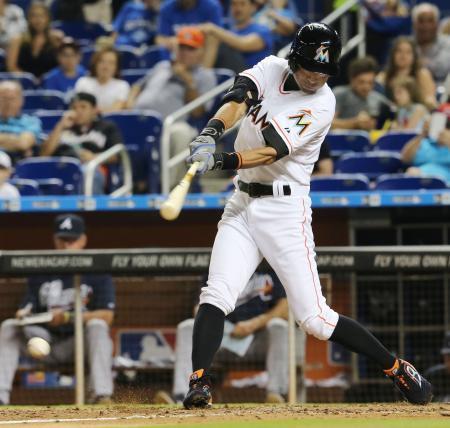 　ブレーブス戦の７回、代打で出場し、遊ゴロに倒れるマーリンズのイチロー＝マイアミ（共同）