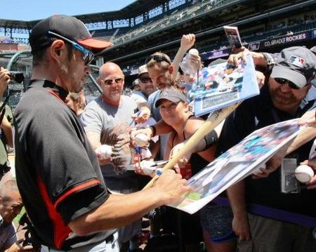 イチロー代打三ゴロ　チーム延長戦制す