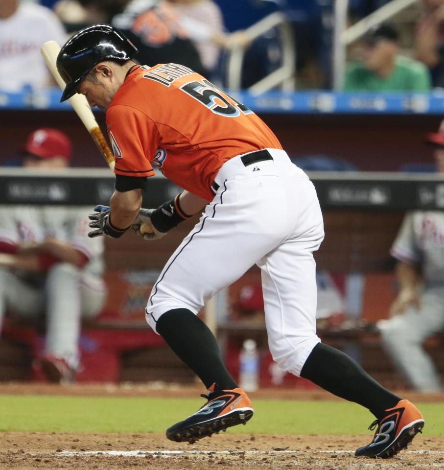 　フィリーズ戦の６回、代打で一ゴロに倒れるマーリンズのイチロー