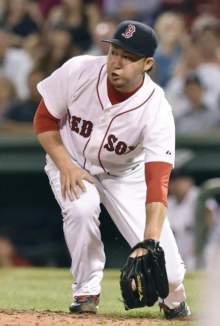 田沢が不調脱出 八回好捕で併殺完成