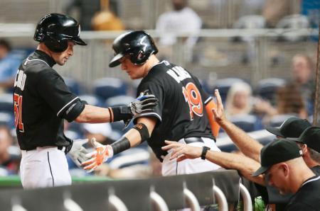 イチロー途中出場で犠打