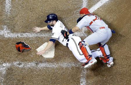 モリーナに８年連続Ｇグラブ賞