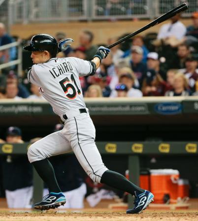 イチロー２安打、ローズまで１０