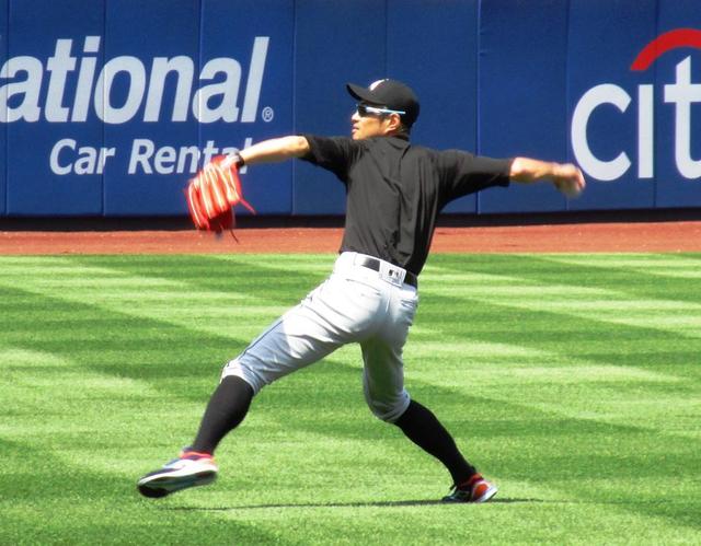 イチロー、偉業まであと１０本！　代打で二塁打