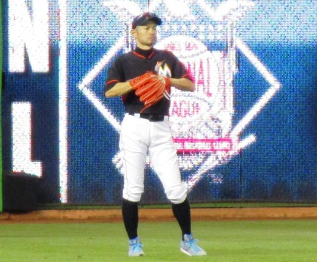 イチロー、第１打席で三塁打　５戦連続安打で歴代２６位タイの通算３０２０安打