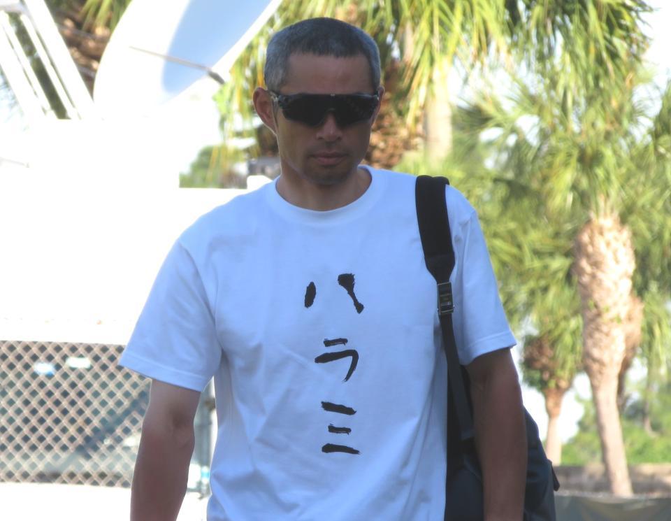 イチロー ハラミ ｔシャツで球場入り 前日の タン塩 に続く 焼肉ネタ 大リーグ デイリースポーツ Online