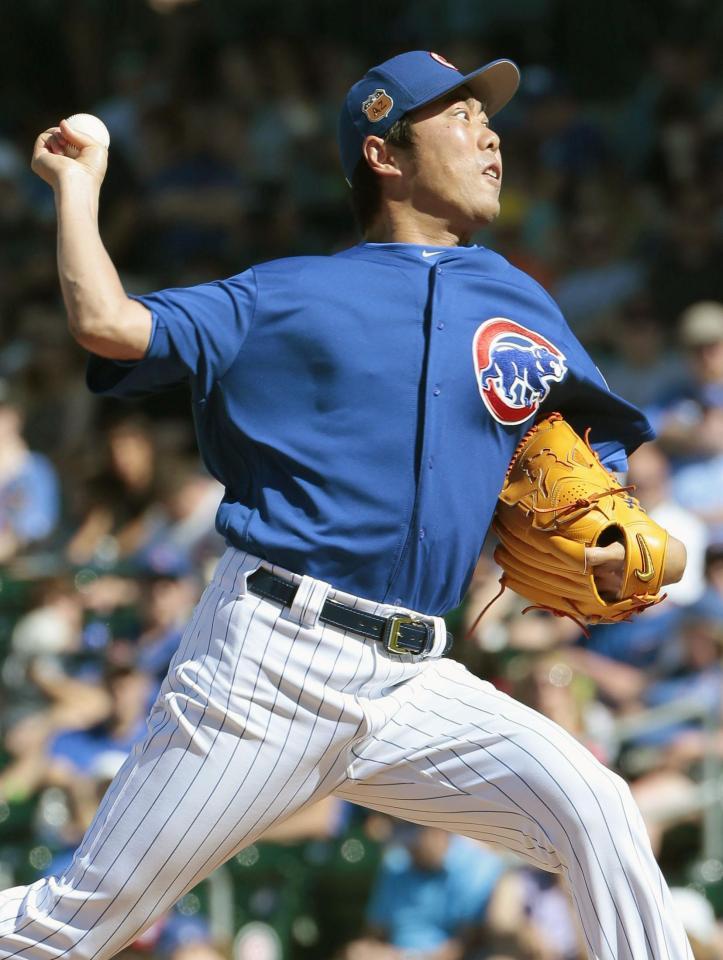 　パドレス戦の６回から登板し、１回を三者凡退に抑えたカブスの上原＝メサ（共同）