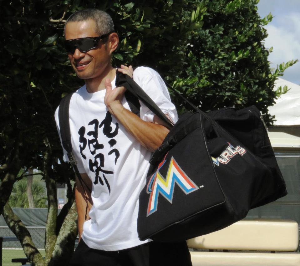 イチロー、休日返上で自主トレ Tシャツには「もう限界」の文字/大