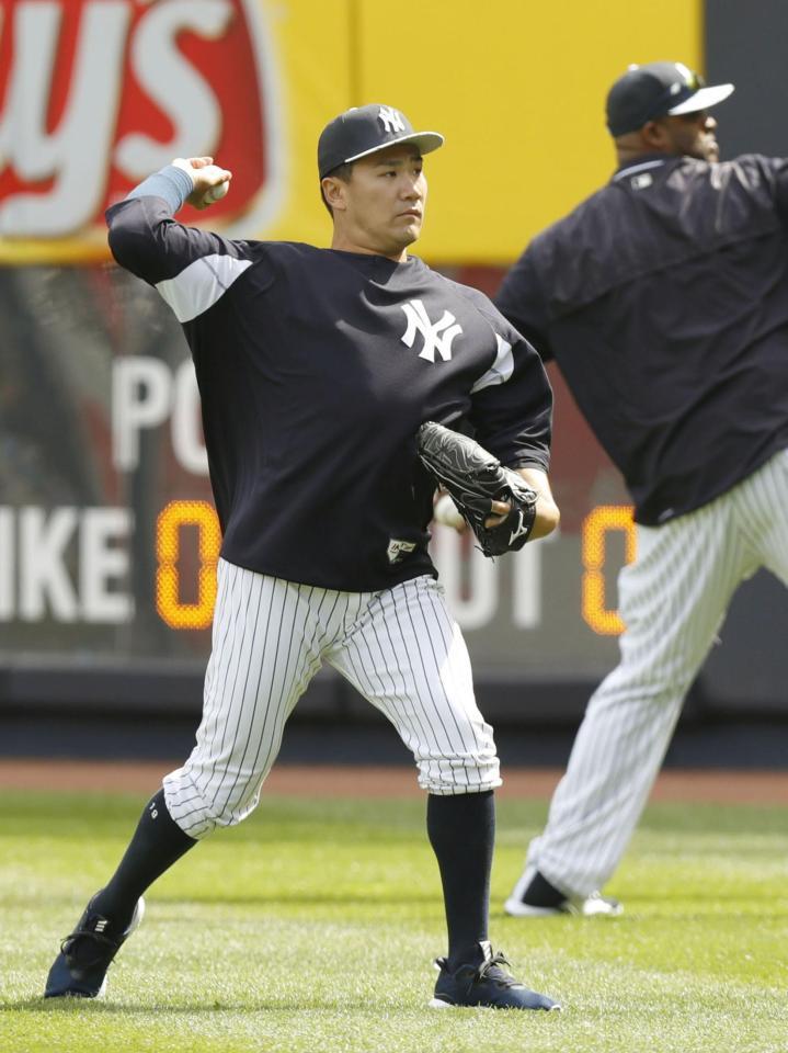 　試合前にキャッチボールするヤンキースの田中