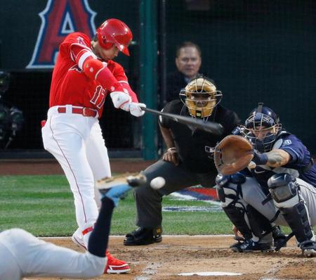 レイズ戦の２回、二ゴロに倒れるエンゼルス・大谷＝アナハイム（共同）