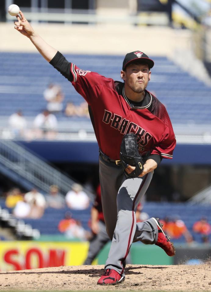 　パイレーツ戦の７回途中から登板し、１回１／３を無失点で、22試合連続無失点としたダイヤモンドバックス・平野＝ピッツバーグ（共同）