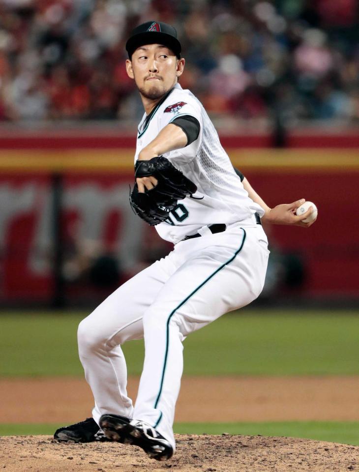 　７回途中から登板し、球団新記録となる２５試合連続無失点としたダイヤモンドバックス・平野（共同）