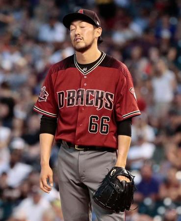 ロッキーズ戦の４回に登板し、４安打４失点と打ち込まれたダイヤモンドバックス・平野＝デンバー（共同）