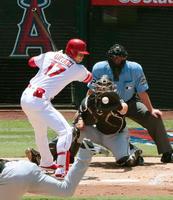 ホワイトソックス戦の１回、見逃し三振に倒れるエンゼルス・大谷＝アナハイム（共同）