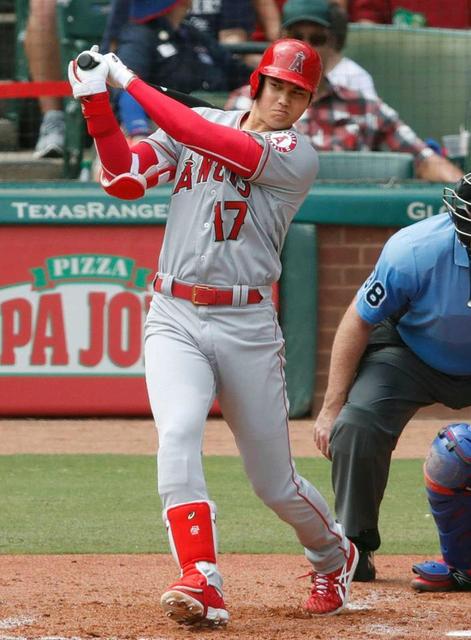 大谷３の１　好走塁で二塁打に　３番ＤＨスタメン出場