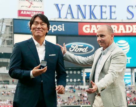 殿堂祝う式典に松井秀喜氏出席 ヤンキースに「心より感謝」