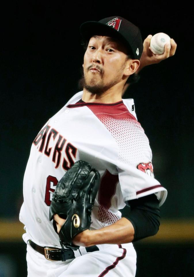 　日本人メジャー投手のシーズン最多登板記録に並んだダイヤモンドバックス・平野＝フェニックス（共同）