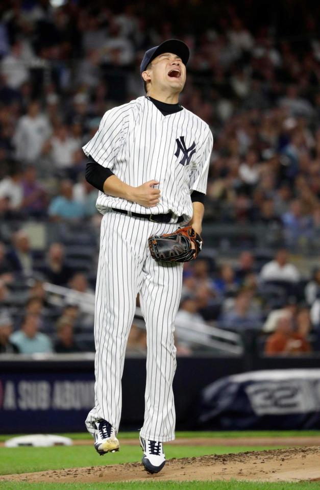 　２回、ベッツに２点打を許し声を上げる田中（共同）