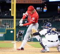 タイガース戦の８回、空振り三振に倒れるエンゼルス・大谷＝デトロイト（共同）