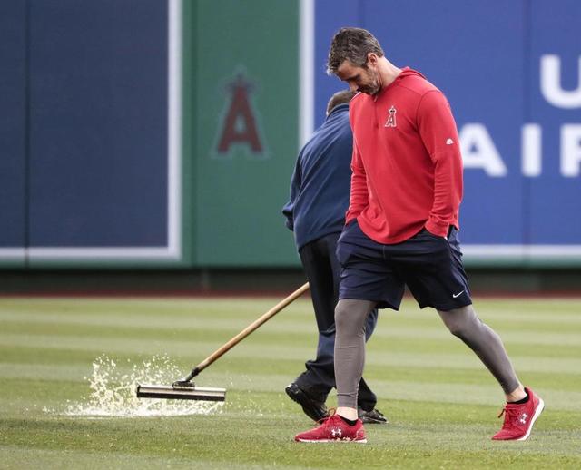 エンゼルス大谷、雨天中止で次戦も代打待機　オースマス監督「打線も同じ」