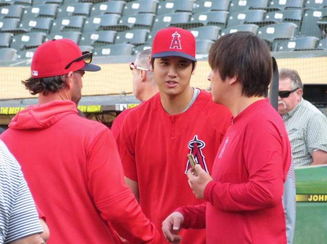 大谷、第２打席は打撃妨害　今季初の打順変更で３番から５番に