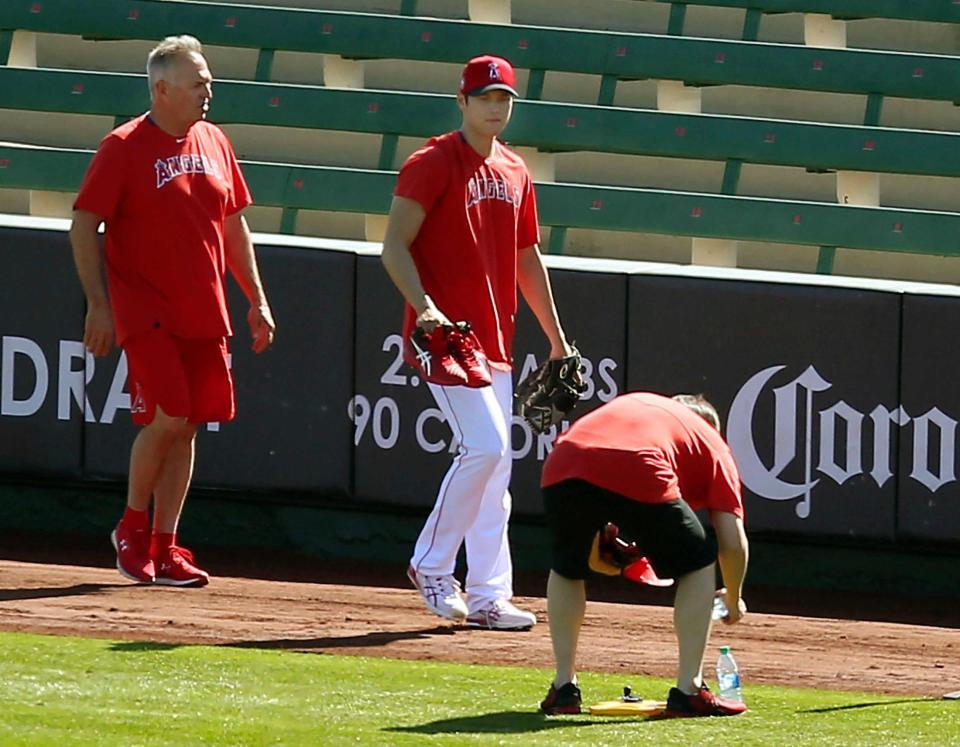 　キャッチボールを終えたエンゼルス・大谷＝テンピ（共同）