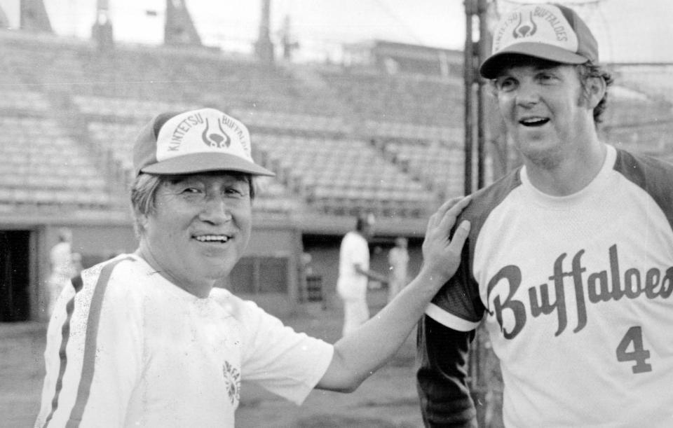 赤鬼”も感激…元ヤクルト、近鉄のマニエル氏が世界一メンバーと