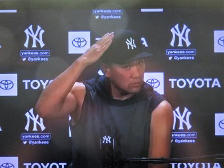 打球直撃の様子を語る田中（撮影・小林信行）