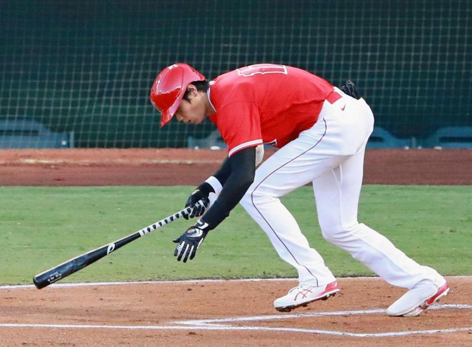 紅白戦の第１打席、遊ゴロ併殺打に倒れたエンゼルス・大谷＝アナハイム（共同）