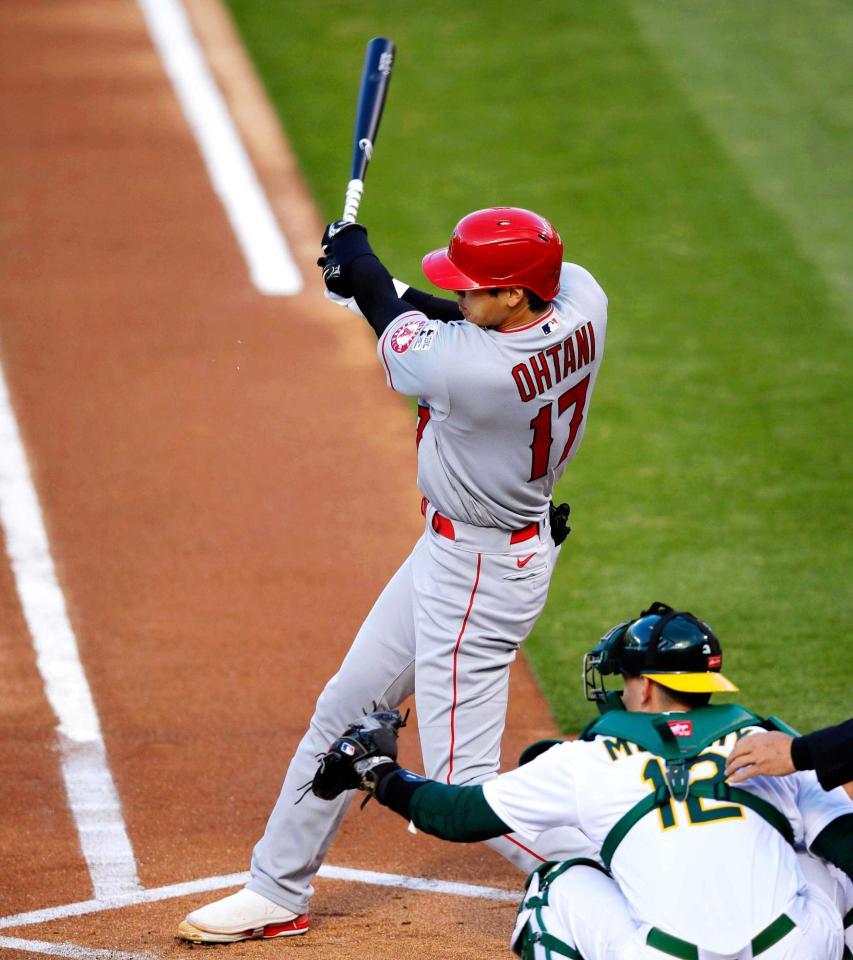 　１回、中前打を放つ大谷（ＡＰ＝共同）