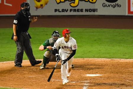 　六回、４号同点２ランを放った大谷（Ａｎｇｅｌｓ　Ｂａｓｅｂａｌｌ提供）