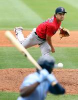 　レイズ戦の５回に登板し、１イニングを１安打無失点に抑えたレッドソックス・沢村（共同）