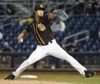 　レンジャーズ戦に先発したパドレスのダルビッシュ＝ピオリア（共同）