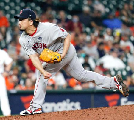 アストロズ戦の８回から登板し、２／３回を１安打無失点だったレッドソックス・沢村＝ヒューストン（ゲッティ＝共同）